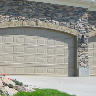 Bountiful-Woodline-Taupe-garage-door-arched-2x