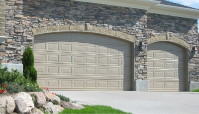 Bountiful-Woodline-Taupe-garage-door-arched-2x